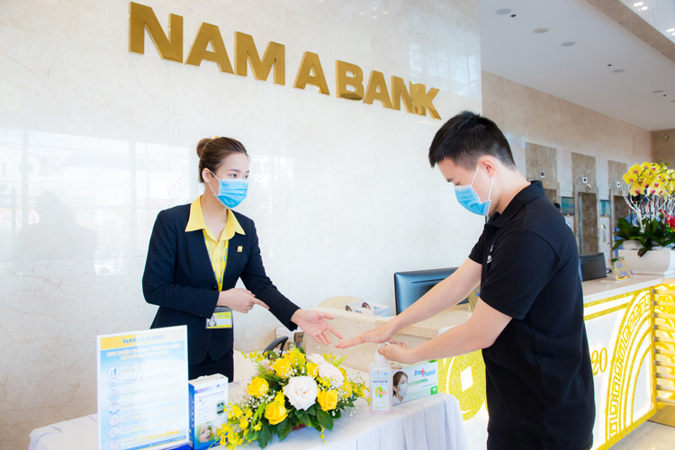 Nam A Bank tặng bảo hiểm sức khỏe covid-19 cho cán bộ nhân viên